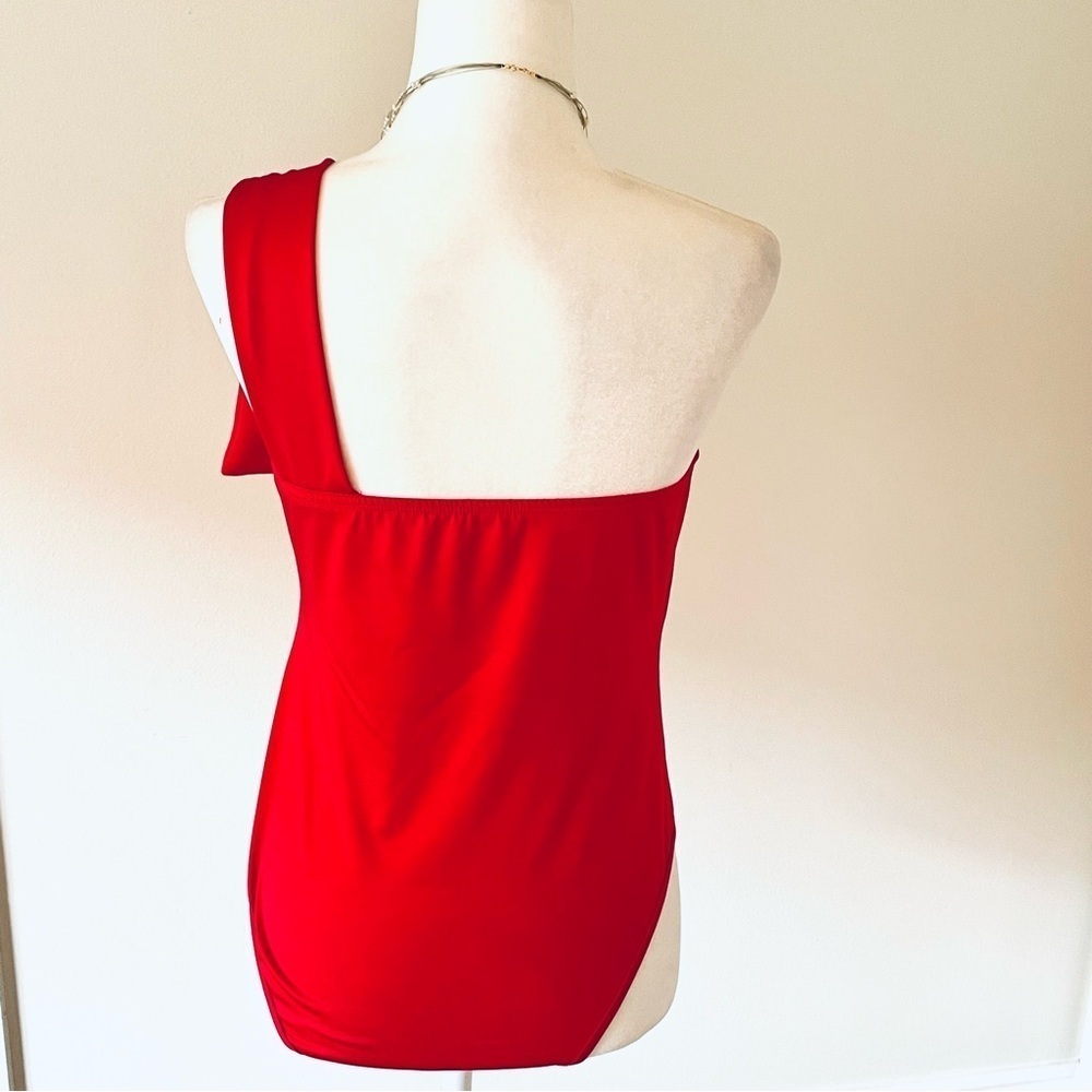 ❤️ Sexy & Chic Red One-Shoulder Bow Front Bodysuit – Size L 💃✨ - Picture 8 of 12